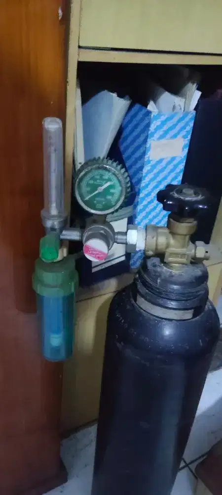Tabung oksigen 1m3 + regulator .