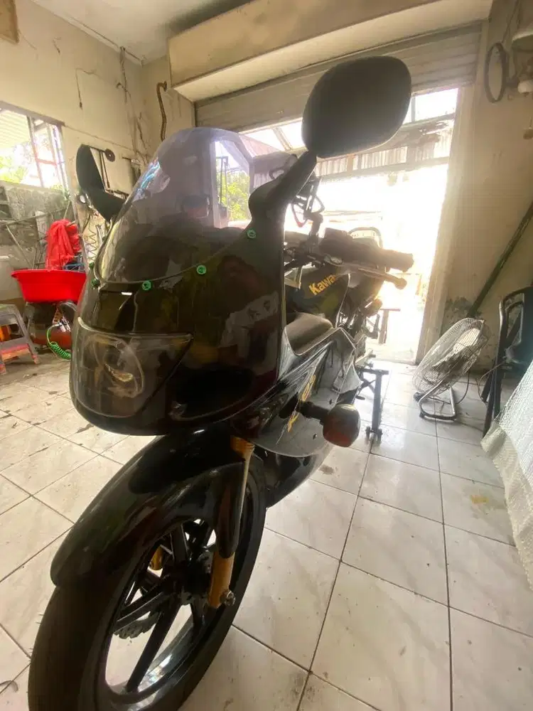 Kawasaki Ninja RR Old 2011 pemakaian pribadi jarang di pake