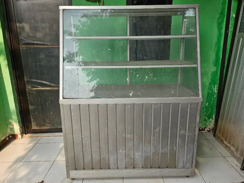 [JUAL CEPAT] Etalase Aluminium