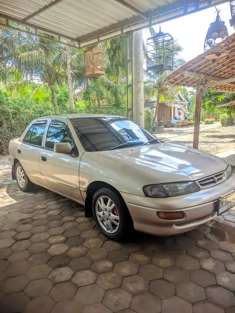 Sedan Timor 97 DOHC
