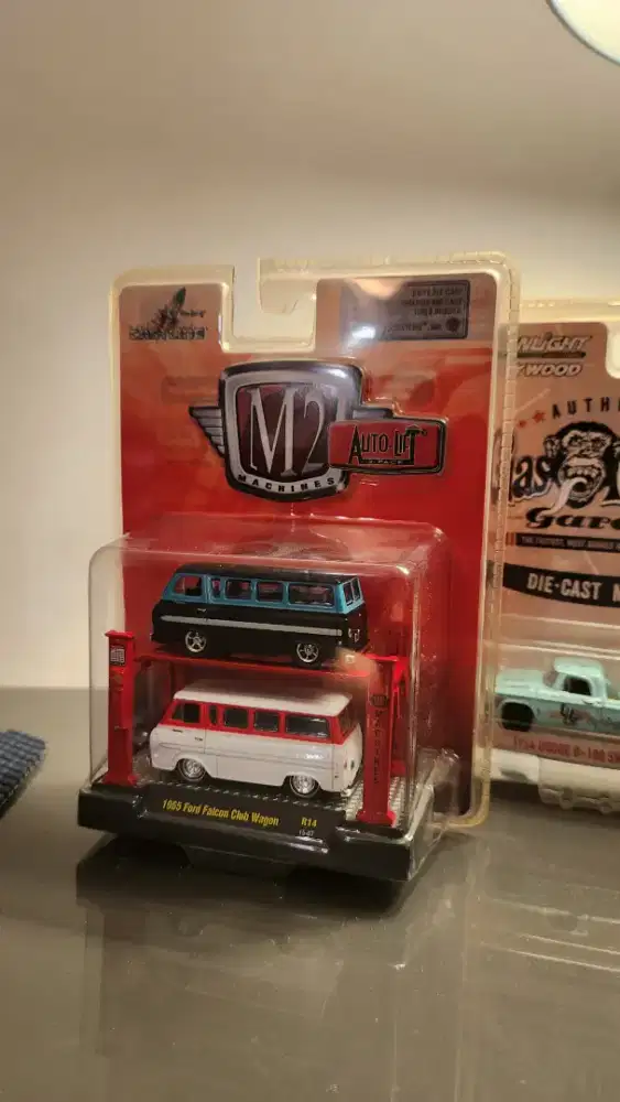 Ford Falcon club wagon 1:64  diecast M2 Machines Auto-Lift 2-Pack RARE