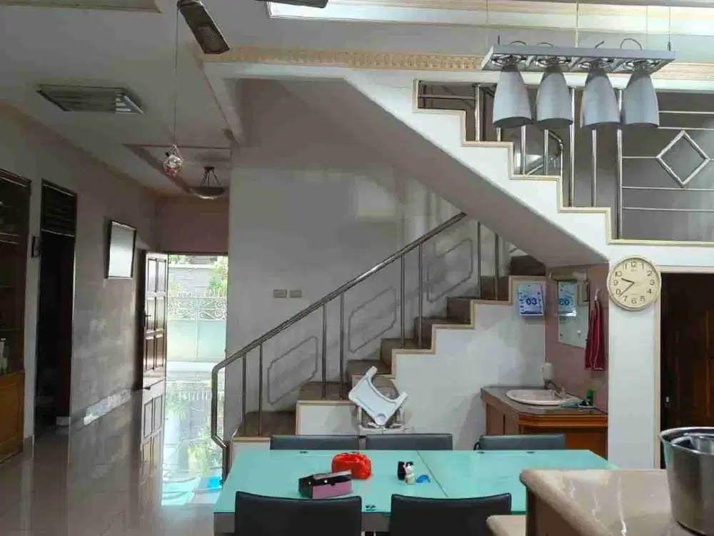 dijual rumah di paradise 2, 2,5 lantai hadap utara bagus
