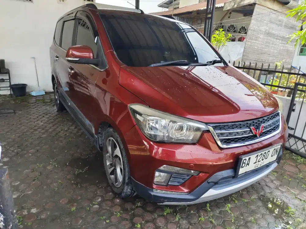WULING CONFERO S 1.5 L