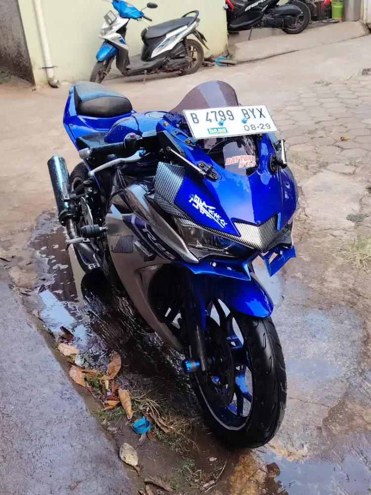 r25 biru silver 2016