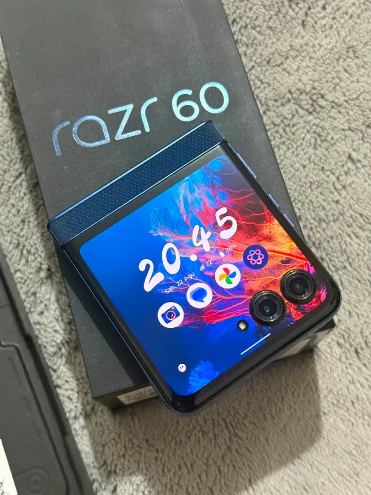 Motorola Razr 60 8/256 Resmi Indo