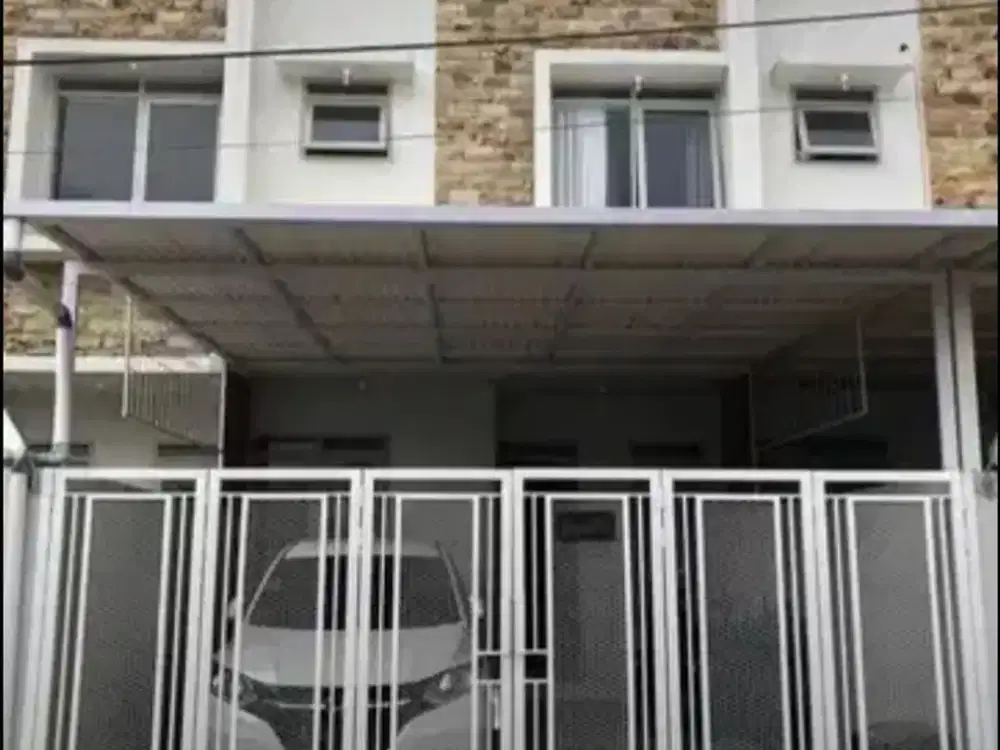 Rumah Bagus 2 Lantai Full Furnished Terawat Di Arcamanik , cisaranten