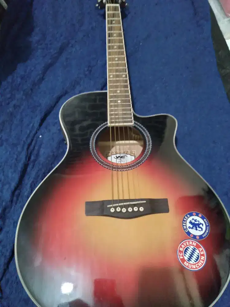 Gitar akustik Elektrik We