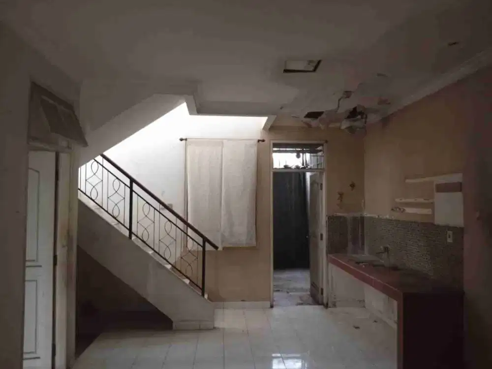 Dijual Cepat Rumah Harga Murah di Legenda Wisata