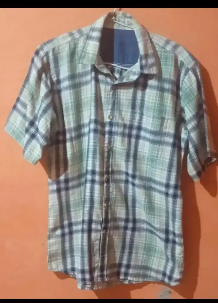Kemeja Lengan Pendek