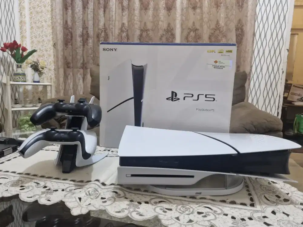 Jual PS 5 SLIM DISC 1 TB ( ADA GAME PERMANEN DAN PS LLUS DELUXE )