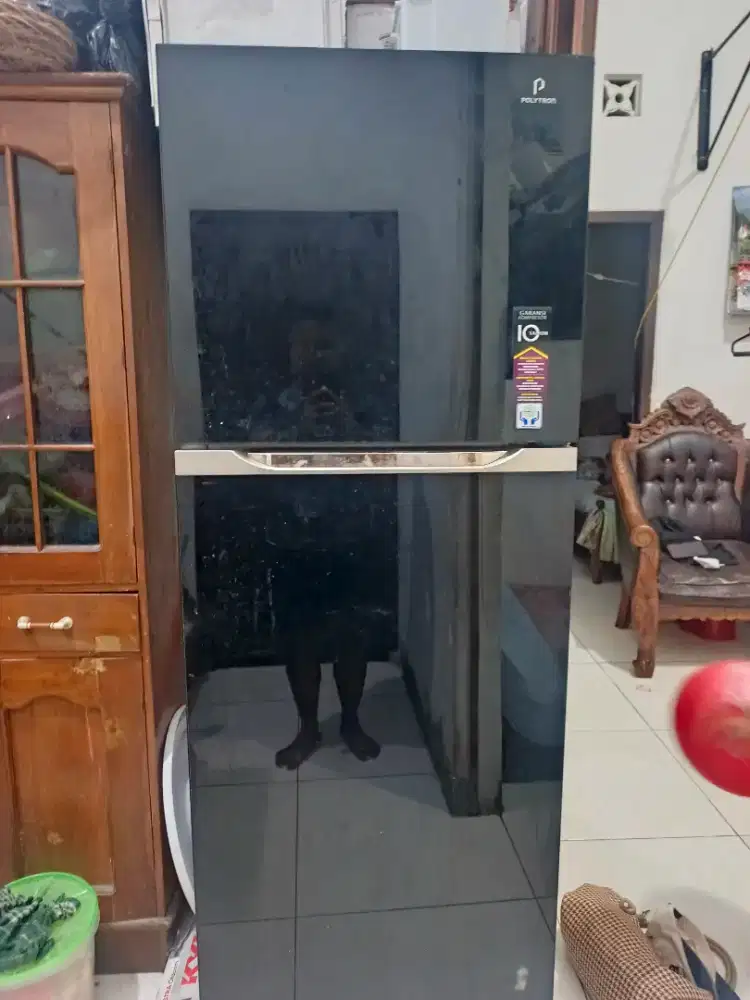 Kulkas 2 Pintu Merk POLYTRON