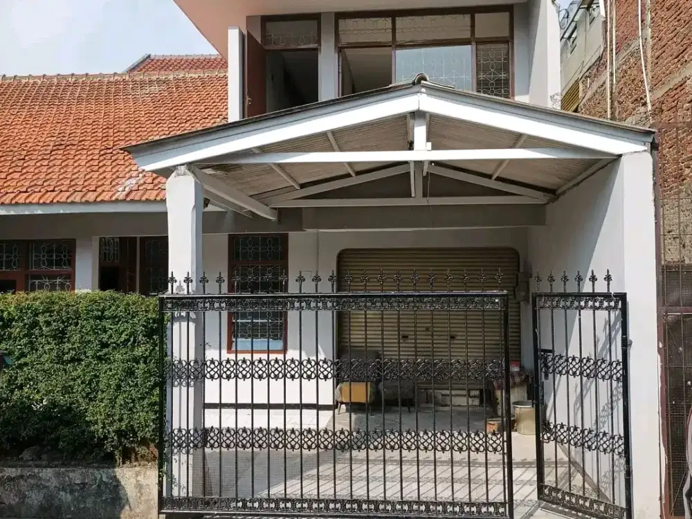 Rumah Tengah Kota di Komplek Muara Tegalega