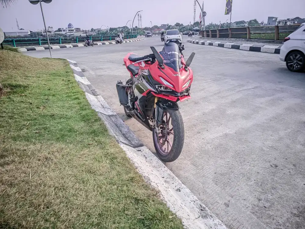 Honda CBR 150 R 2021