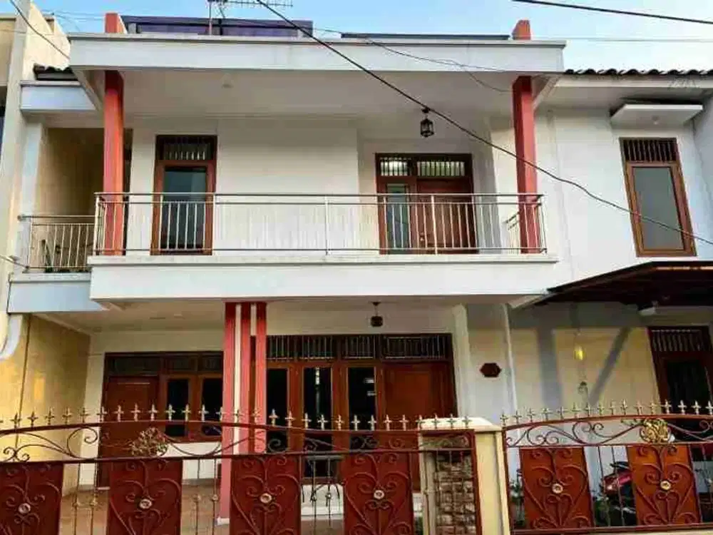 Rumah Dijual Duren Sawit 5+1 Kamar Tidur Dekat KRL Buaran