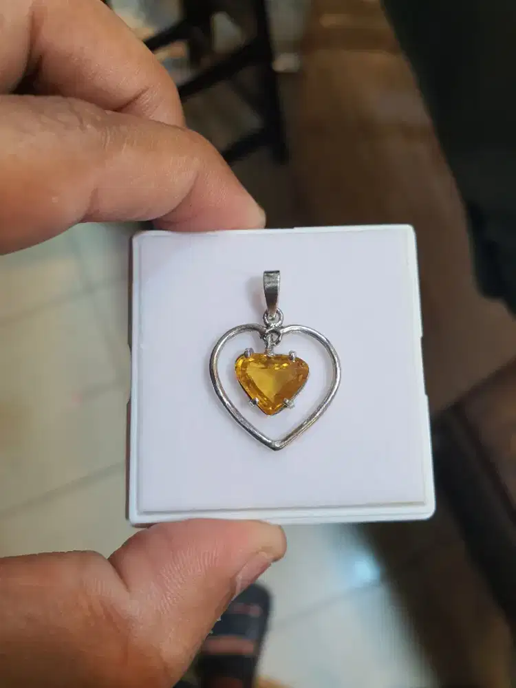 Natural Yellow Safir 3,77Crat Tanzania