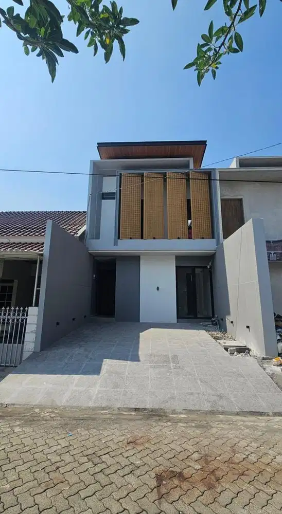 DIJUAL MURAH RUMAH PANJANG JIWO PERMAI ROW JALAN SUPER LEBAR!