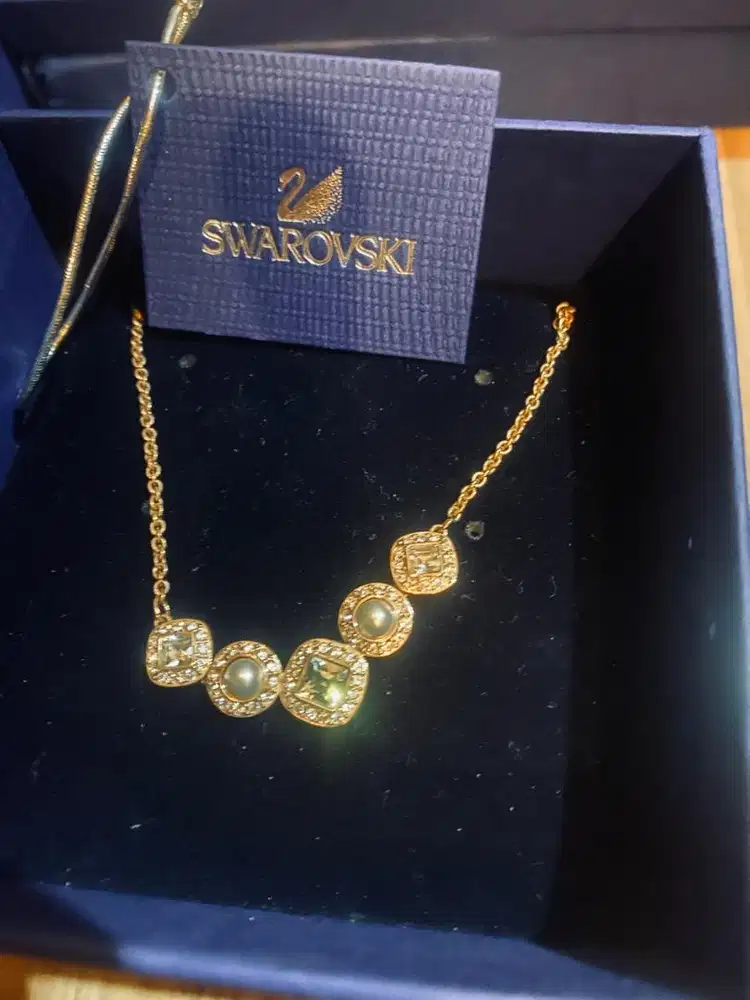 Swarovski Angelic necklace Square cut