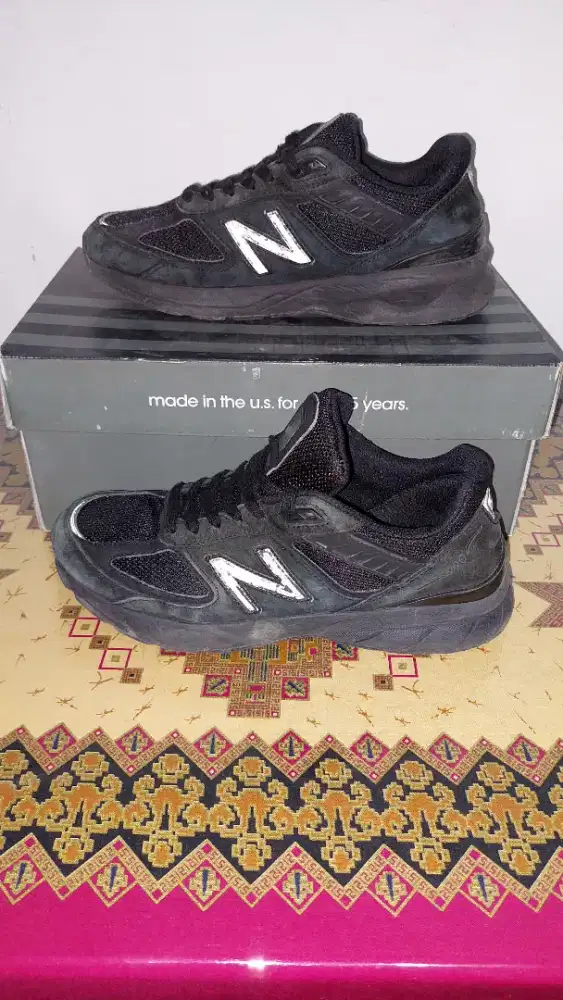 Sepatu New Balance 990v5 Made in USA Triple Black M990BB5