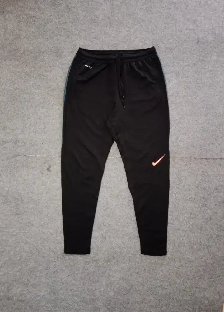 Nike trackpants size 31-33