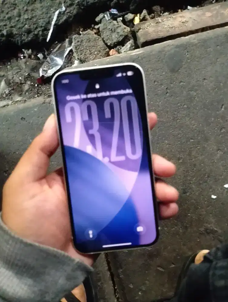 iPhone 13 ram128