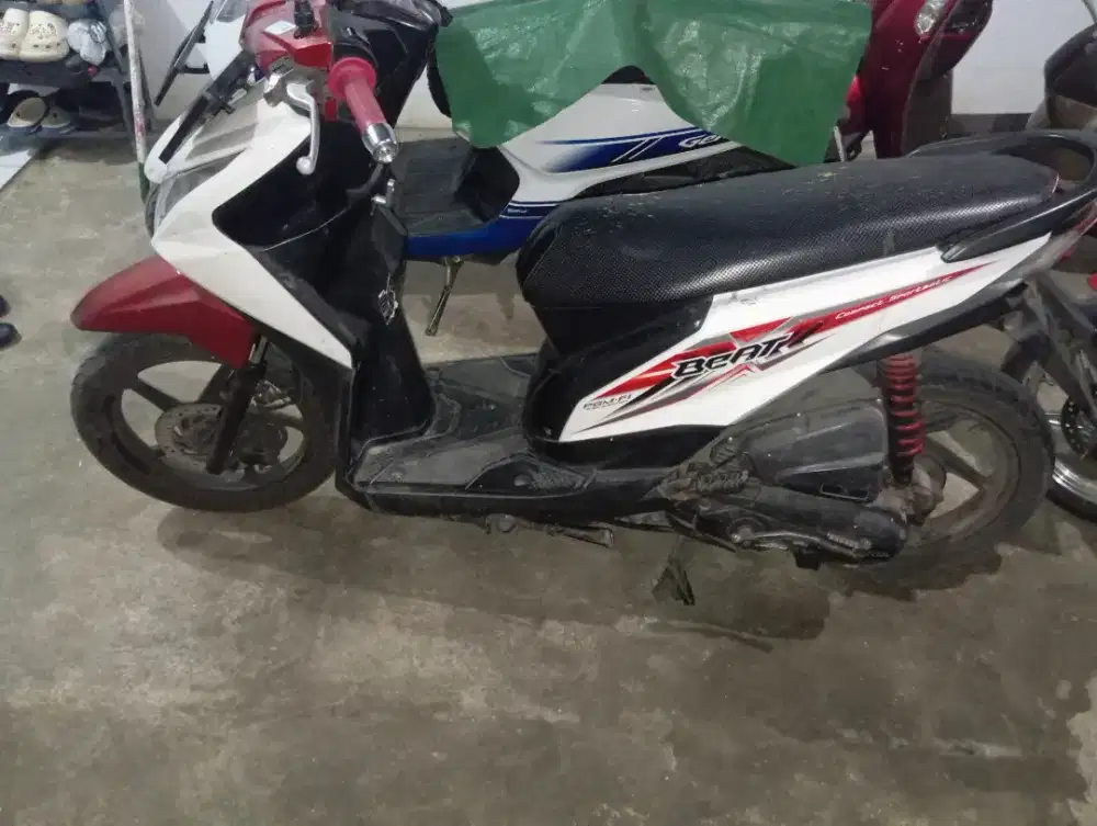 Honda beat esp 2015 merah putih