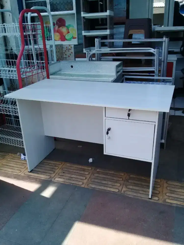 Meja tulis meja kantor ukuran ( P 120 L 60 T 70 cm )