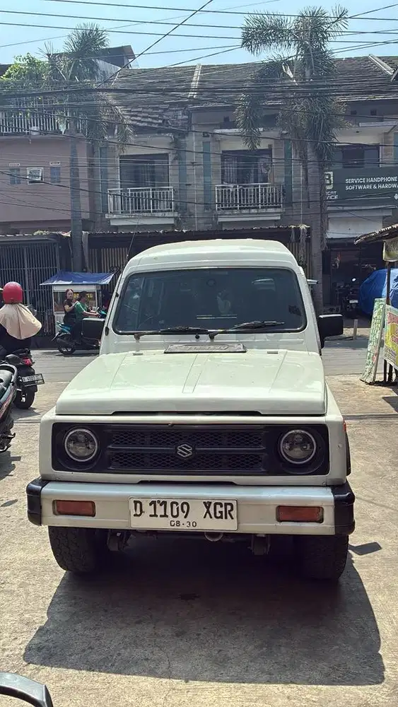 Suzuki Jimny 2000 Bensin