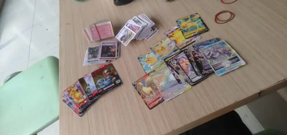 Di jual barang kesenangan anak TK,SD dll mainan nya 1 plastik besar