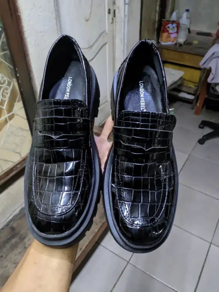 sepatu loafers Merk LondonRebel