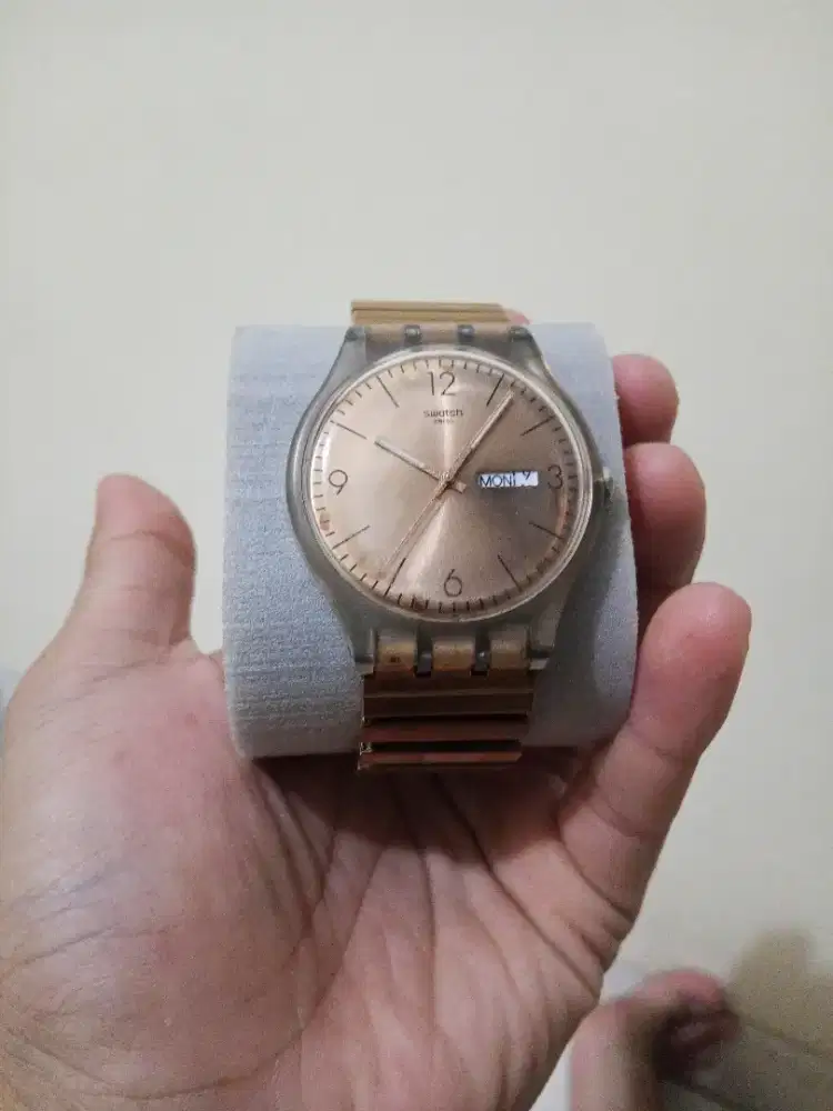 Dijual jam tangan wanita SWATCH