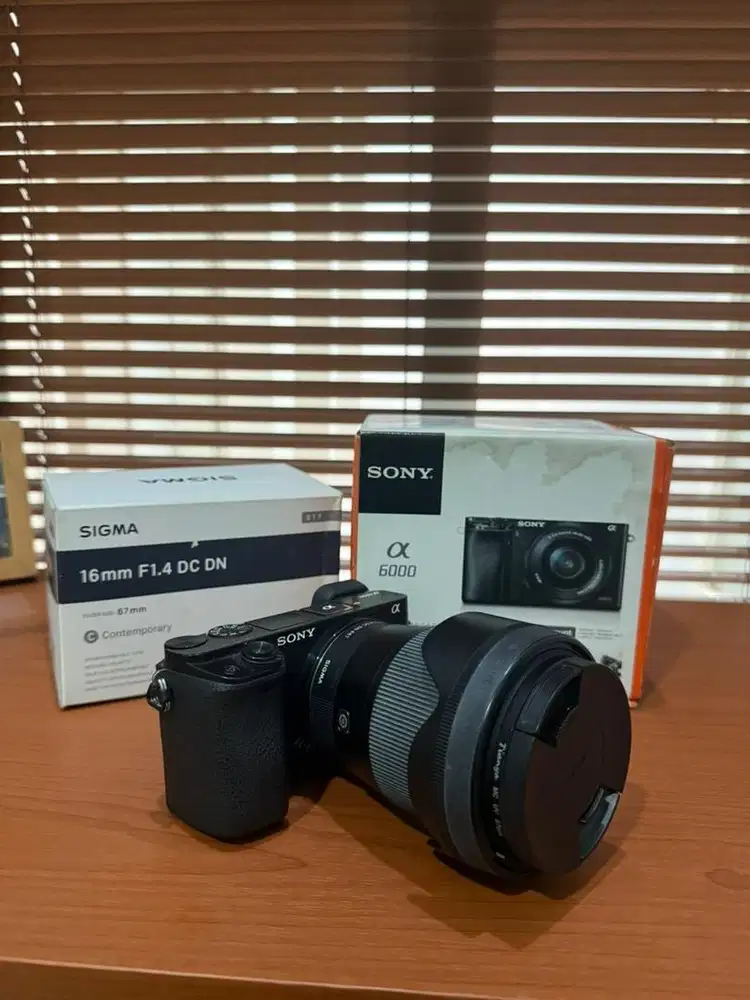 Camera Sony a6000 + Lensa Sigma 16mm (Preloved)