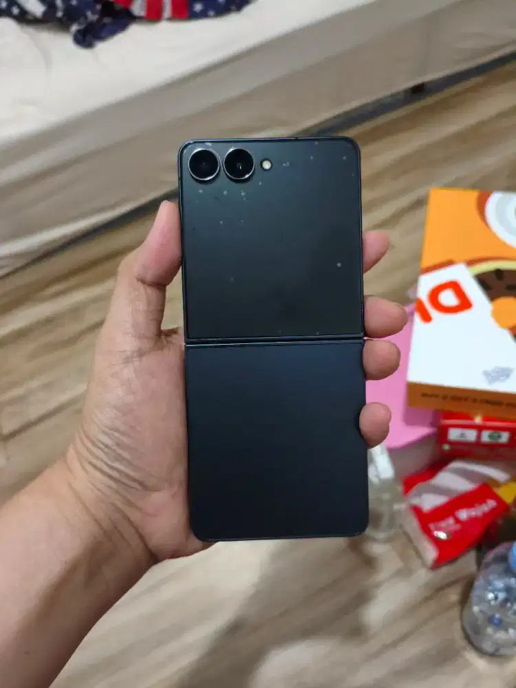 Samsung zflip 7 12/512(mulus,nominus)kelengkapan unit only,NETT,PLUIT