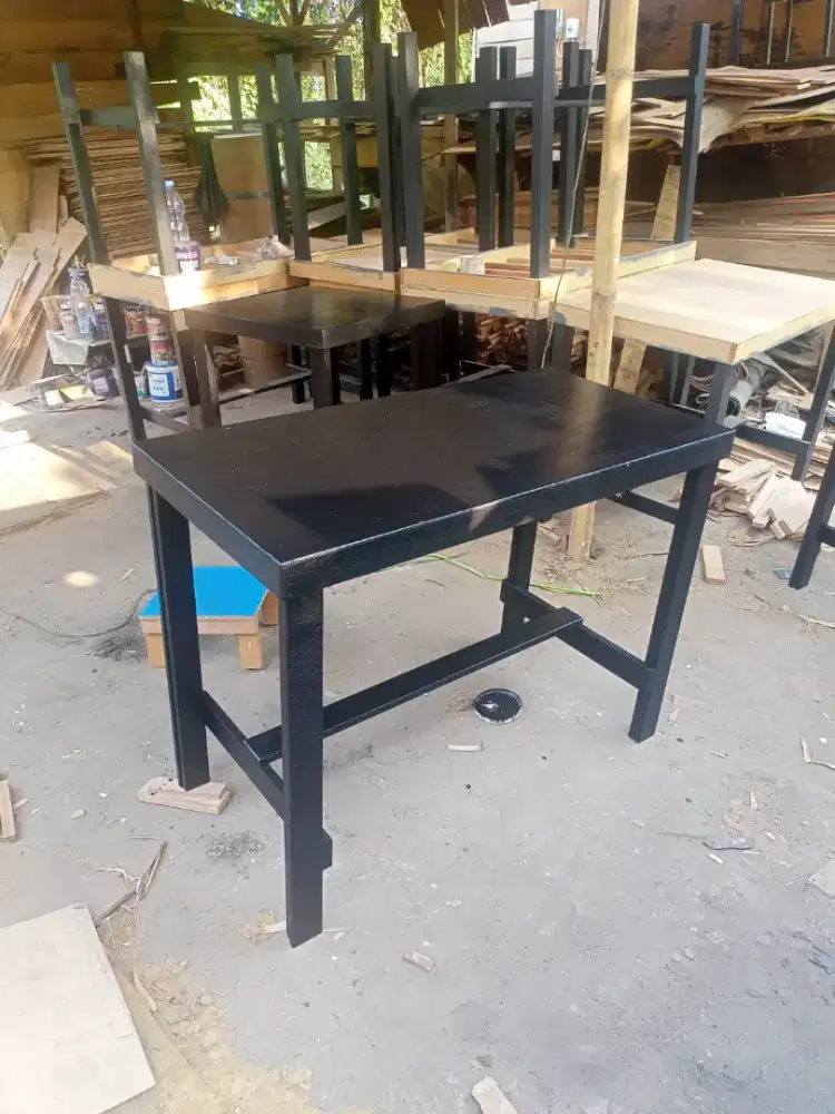 Meja belajar ukuran 100x60x75