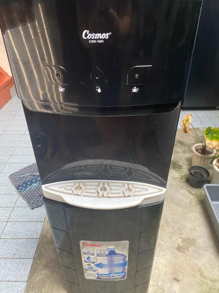 dispenser cosmos normal minus air dingin ga bisa