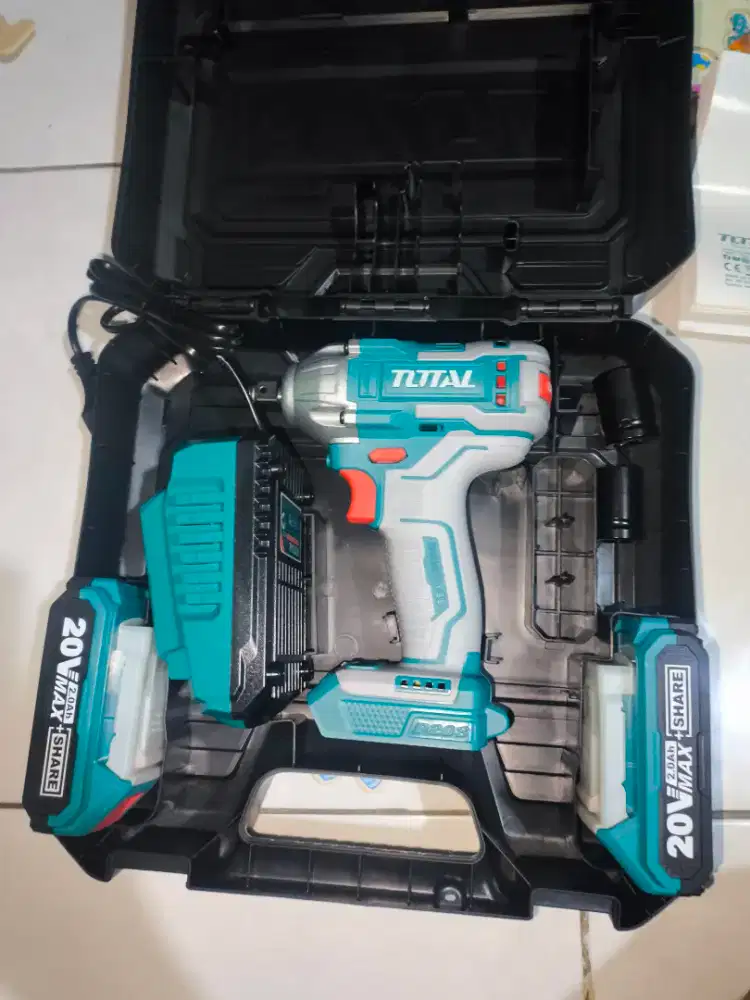 IMPACT WRENCH MERK TOTAL BARANG BARU PEMBUKA BAUT
