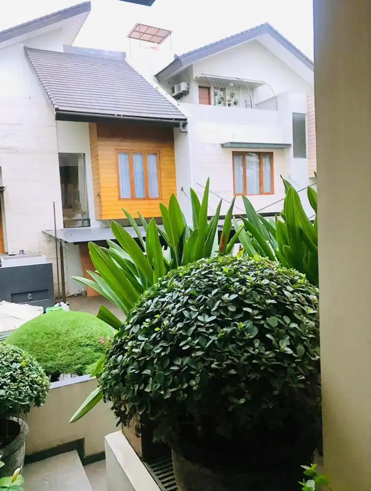 Rumah cantik di lokasi strategis sangat dekst dengan Pondok Indah