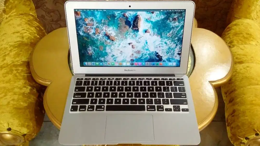 Macbook Air 11 inch Super Slim Skripsi Zoom Core i5 Ram 4GB SSD 256GB