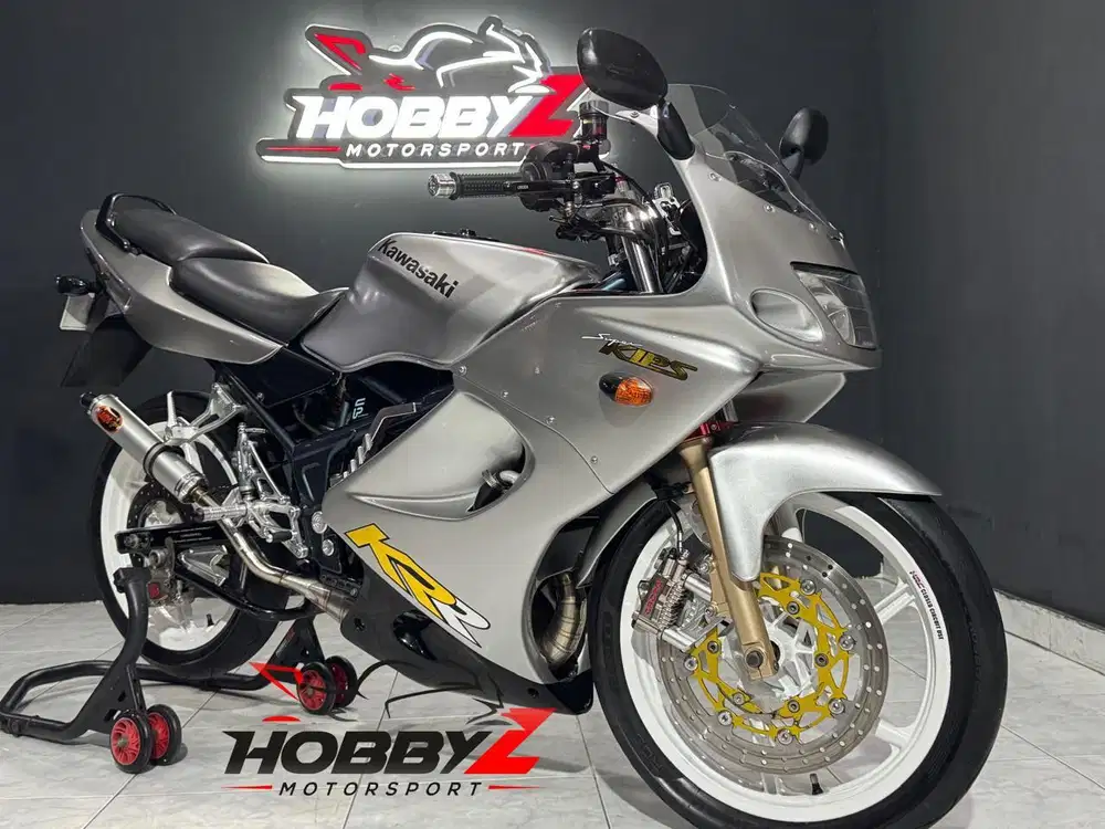 Kawasaki ninja 150 RR/zx 150RR hitam modif silver hedon 2011
