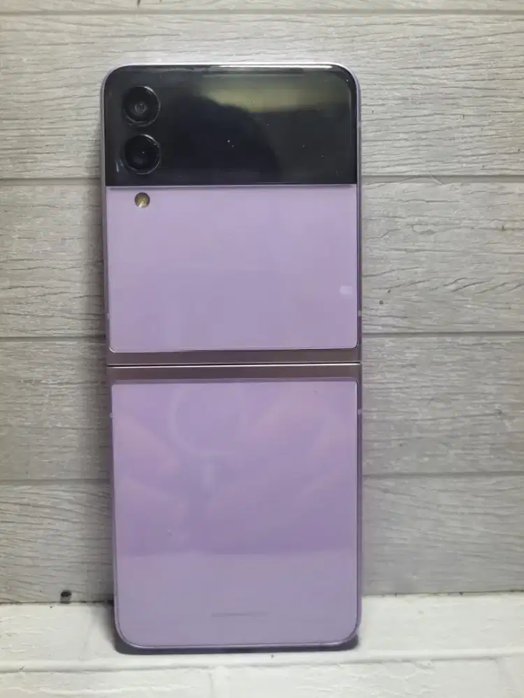 Samsung flip 3 5g 8/256