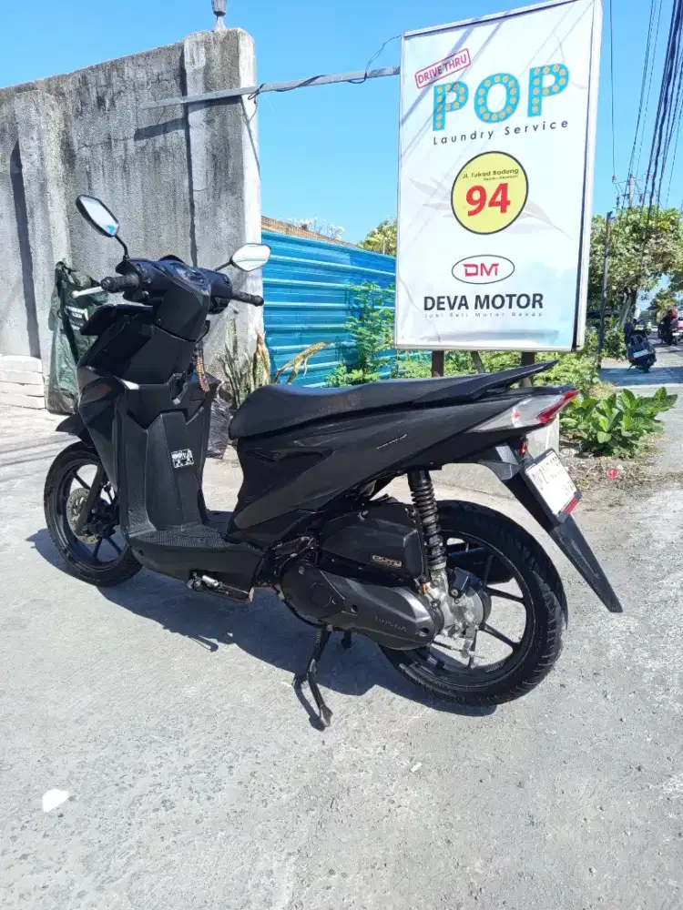 Beat hitam Deva motor