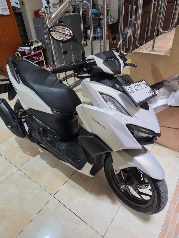 Vario 160 abs putih remote 2 gbm kredit / tunai
