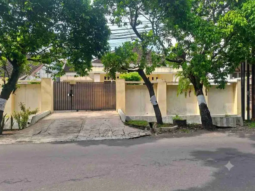 ( JALAN RAYA ) RUMAH DI JL HALMAHERA RAYA KARANGTEMPEL SEMARANG TIMUR