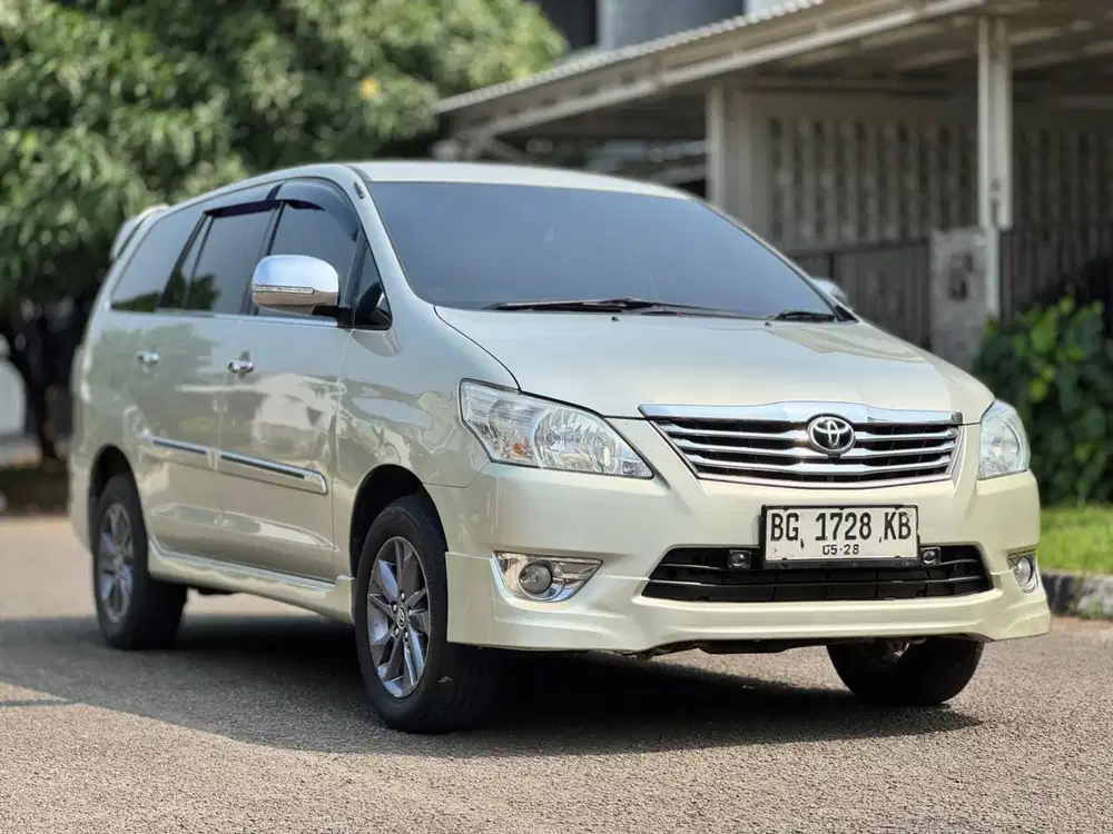 Innova G 2.4 MT 2013 Diesel Silver metalik