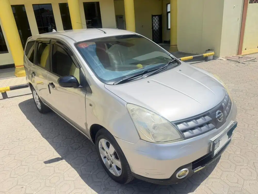 Grand livina 3 baris