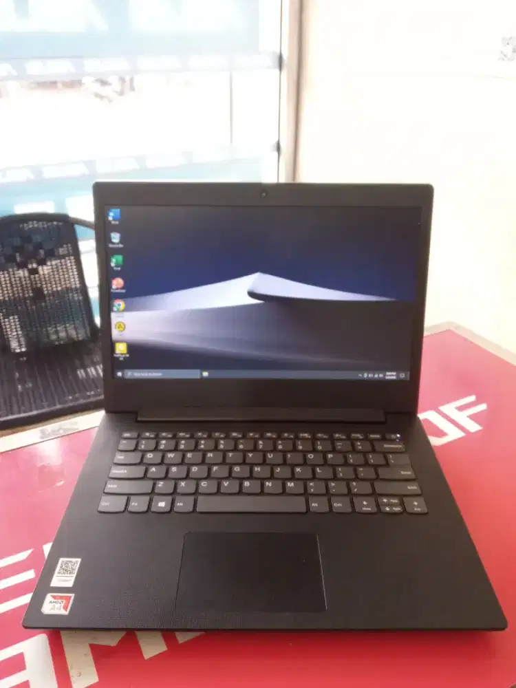 Laptop Lenovo V130