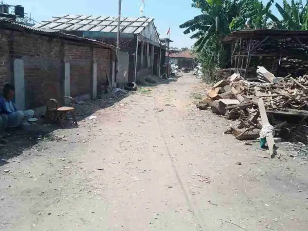 Di bawah pasar Tanah Murah Margahayu