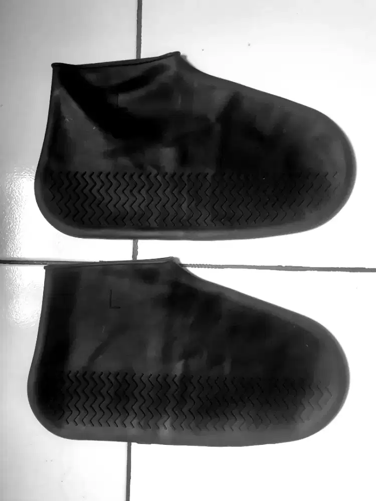 Mantel sepatu ukuran L (Baru)