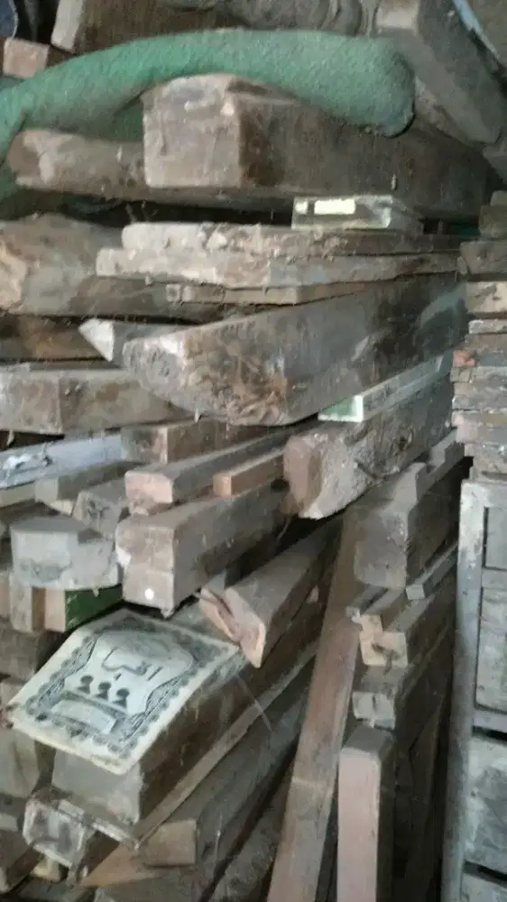Kayu kamper, kayu jati, kayu usuk, kayu meranti
