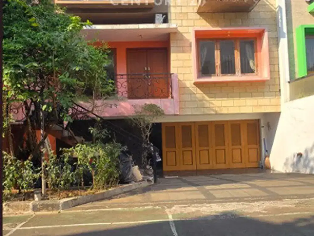Rumah 3 Lantai Pejaten Siap Huni Jakarta Selatan