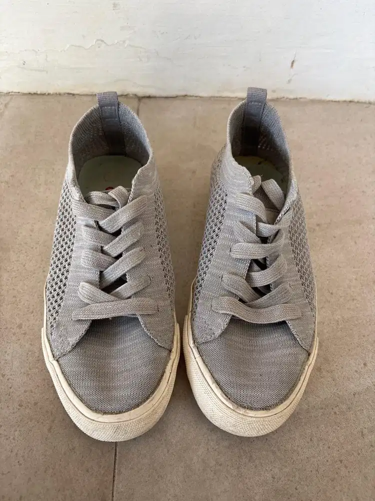 Sepatu bekas Buy1 get1